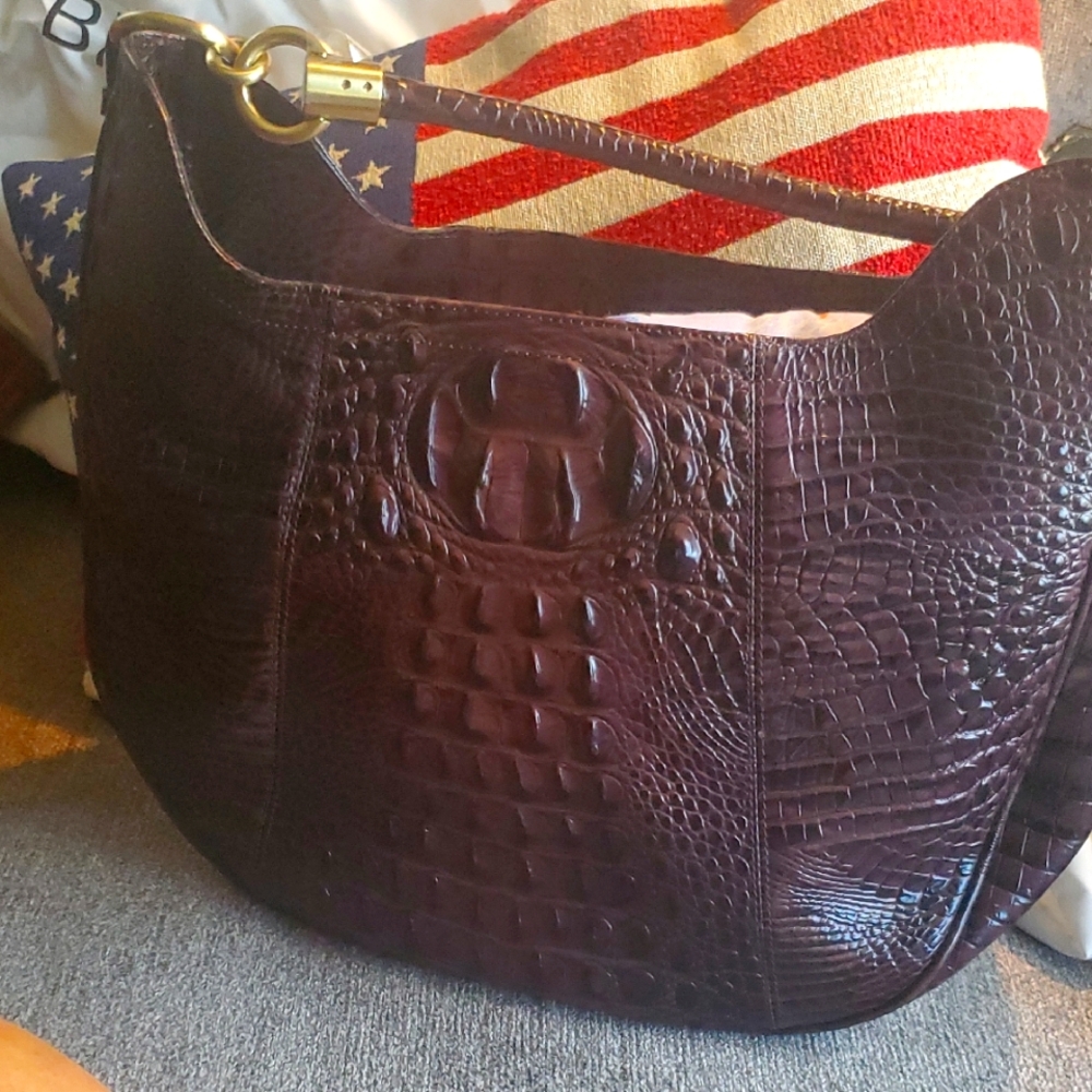 Chic Crocodile-Embossed Hobo Bag in Deep Purple